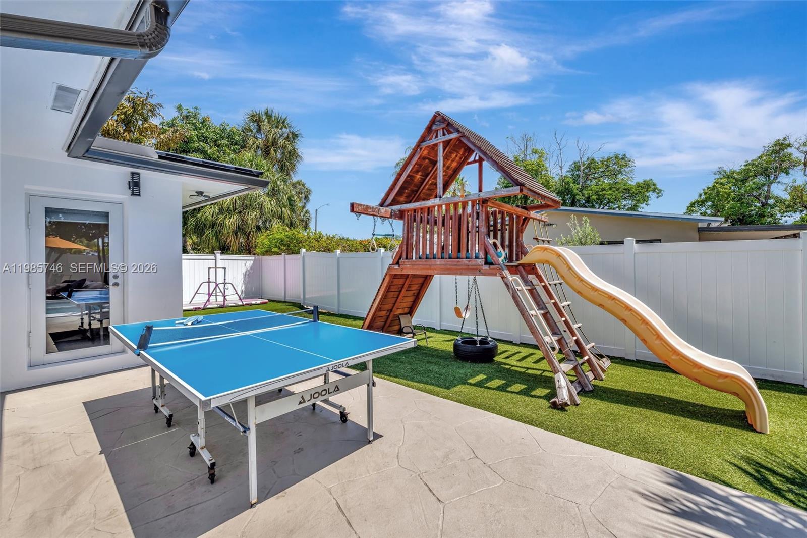 2506 NE 30th St Fort Lauderdale, FL 33306