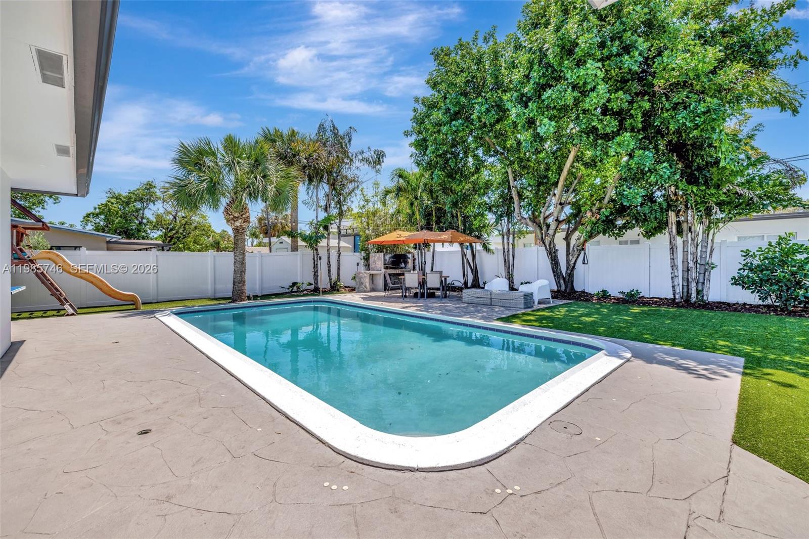 2506 NE 30th St Fort Lauderdale, FL 33306