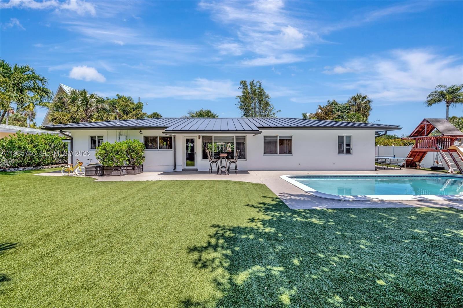 2506 NE 30th St Fort Lauderdale, FL 33306