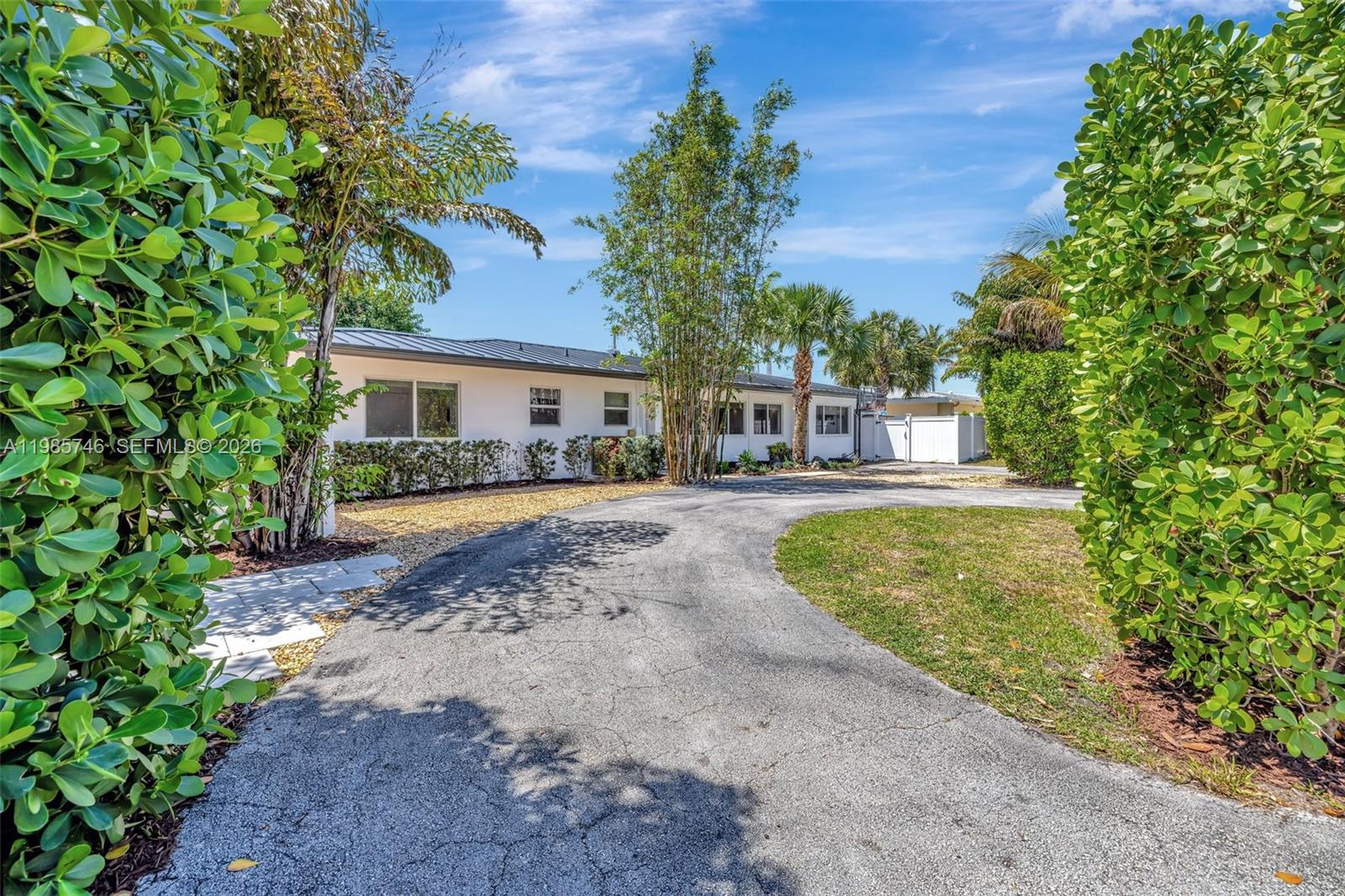 2506 NE 30th St Fort Lauderdale, FL 33306