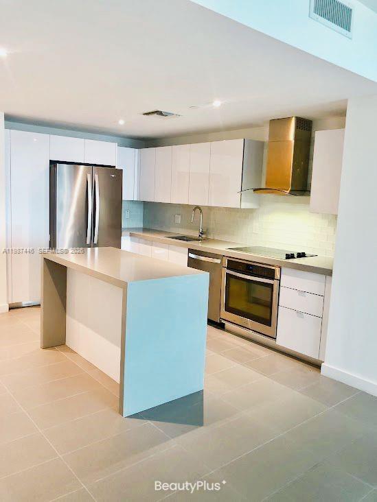 1600 NE 1st Ave #1715 Miami, FL 33132