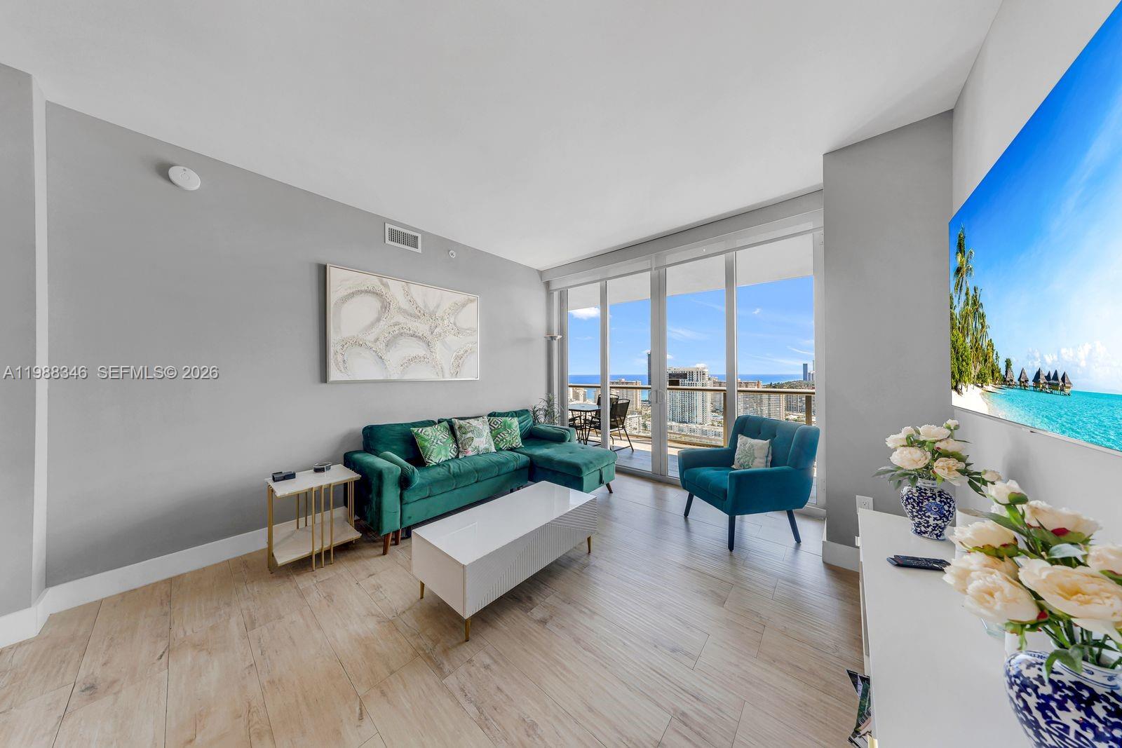 image Beachwalk Condominium12