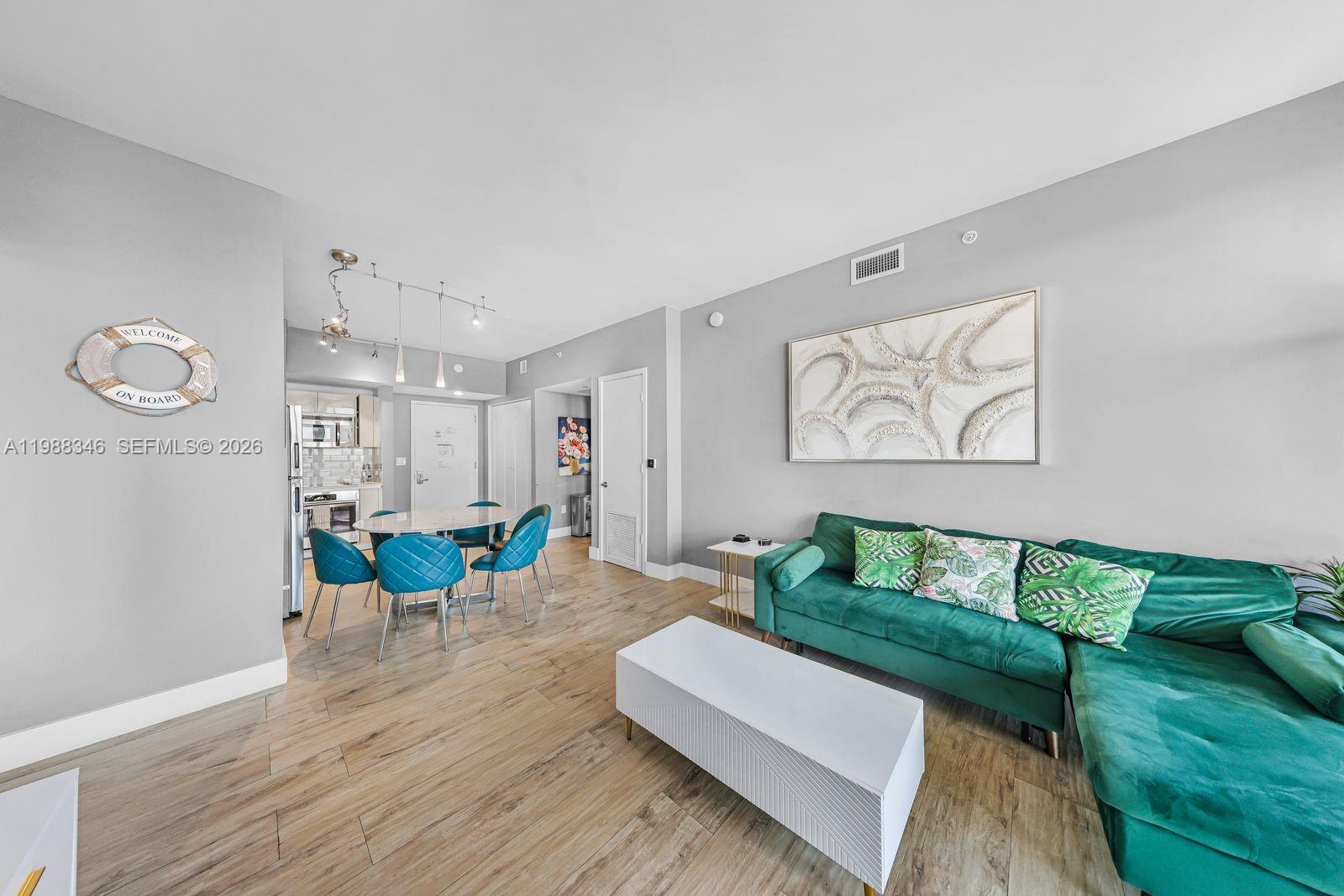 image Beachwalk Condominium13