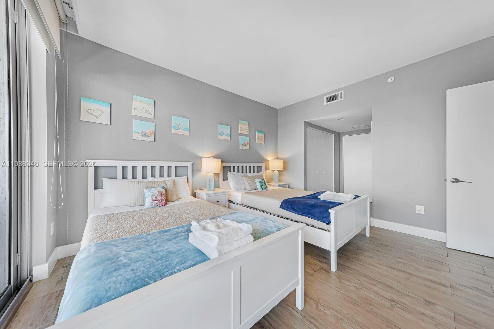 image Beachwalk Condominium14