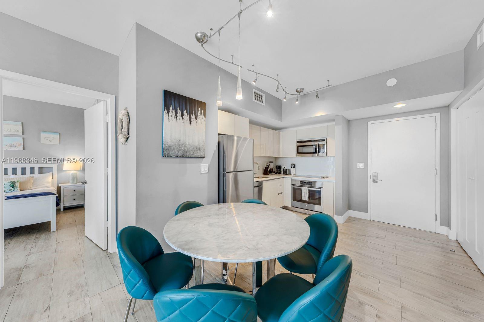 image Beachwalk Condominium16