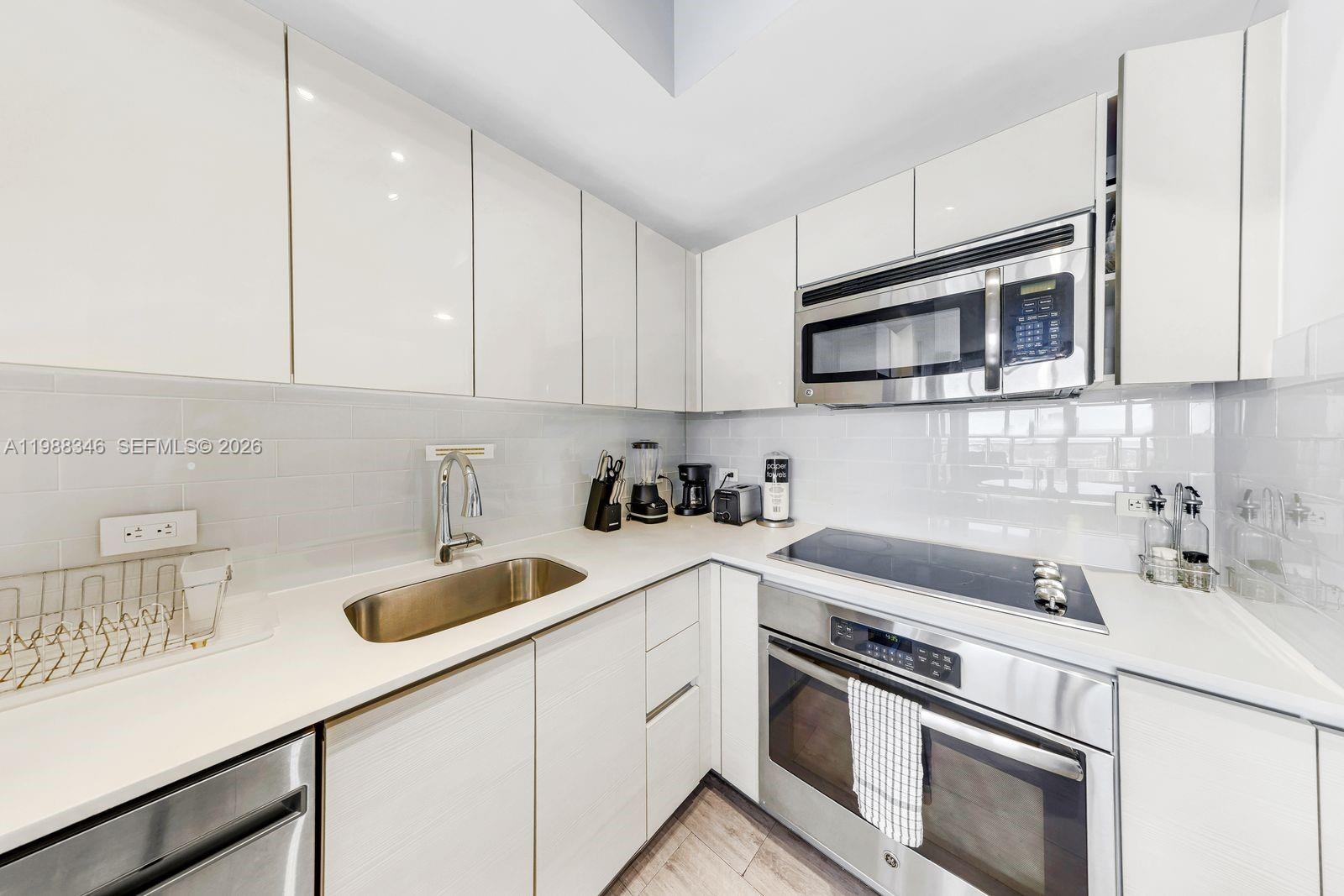 image Beachwalk Condominium18