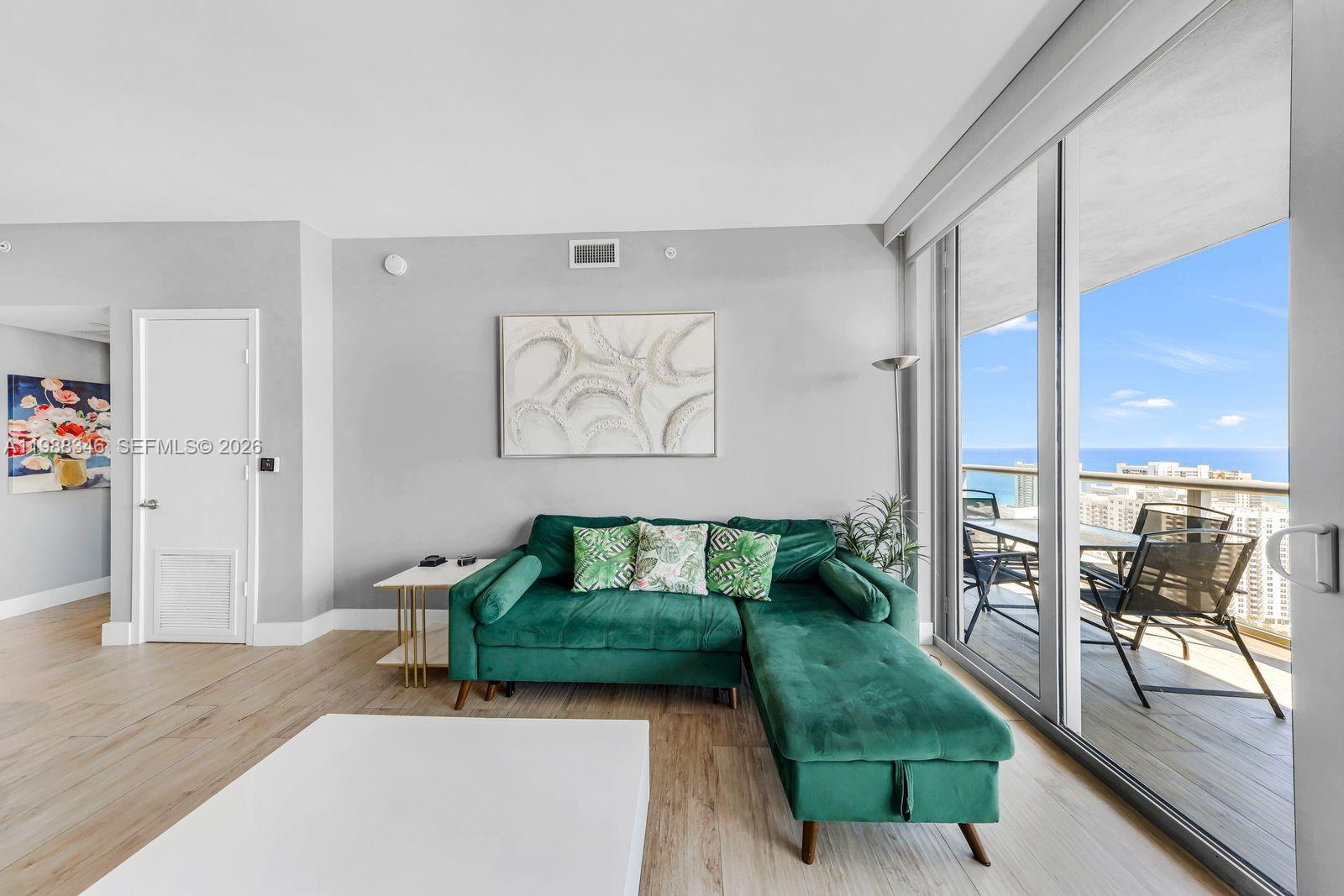 image Beachwalk Condominium19