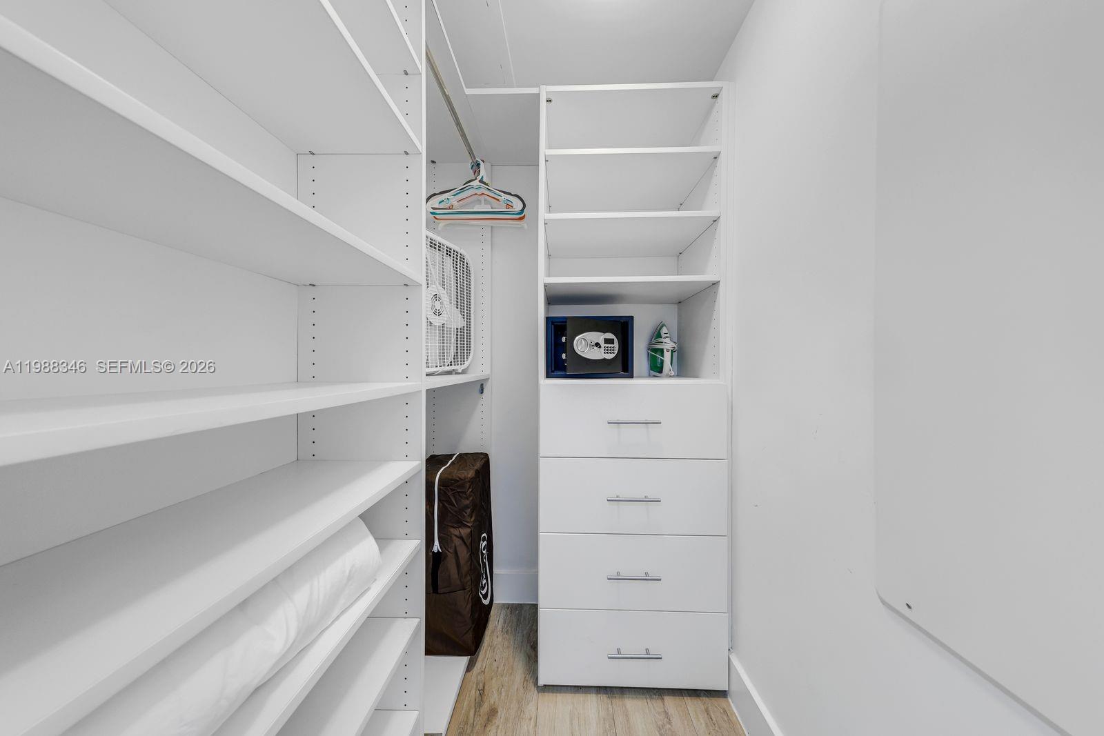 image Beachwalk Condominium23