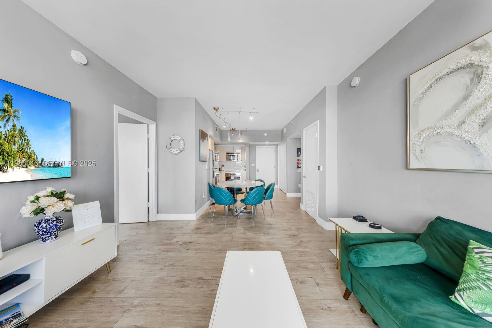 image Beachwalk Condominium4