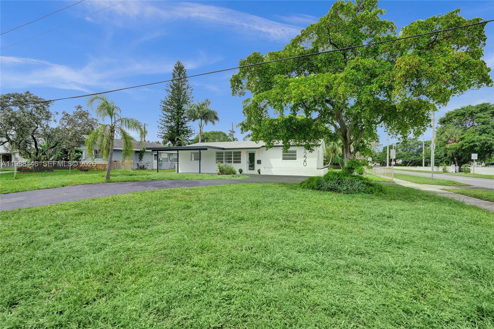 1220 NE 8th St Pompano Beach, FL 33060