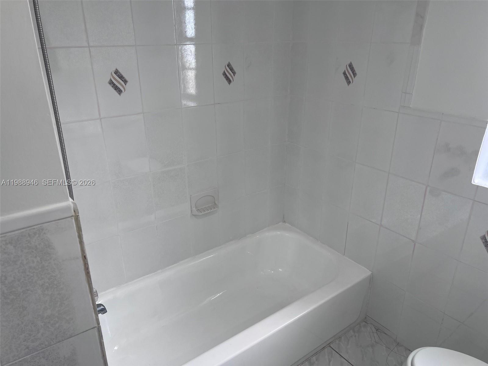 3090 NW 29th St Miami, FL 33142