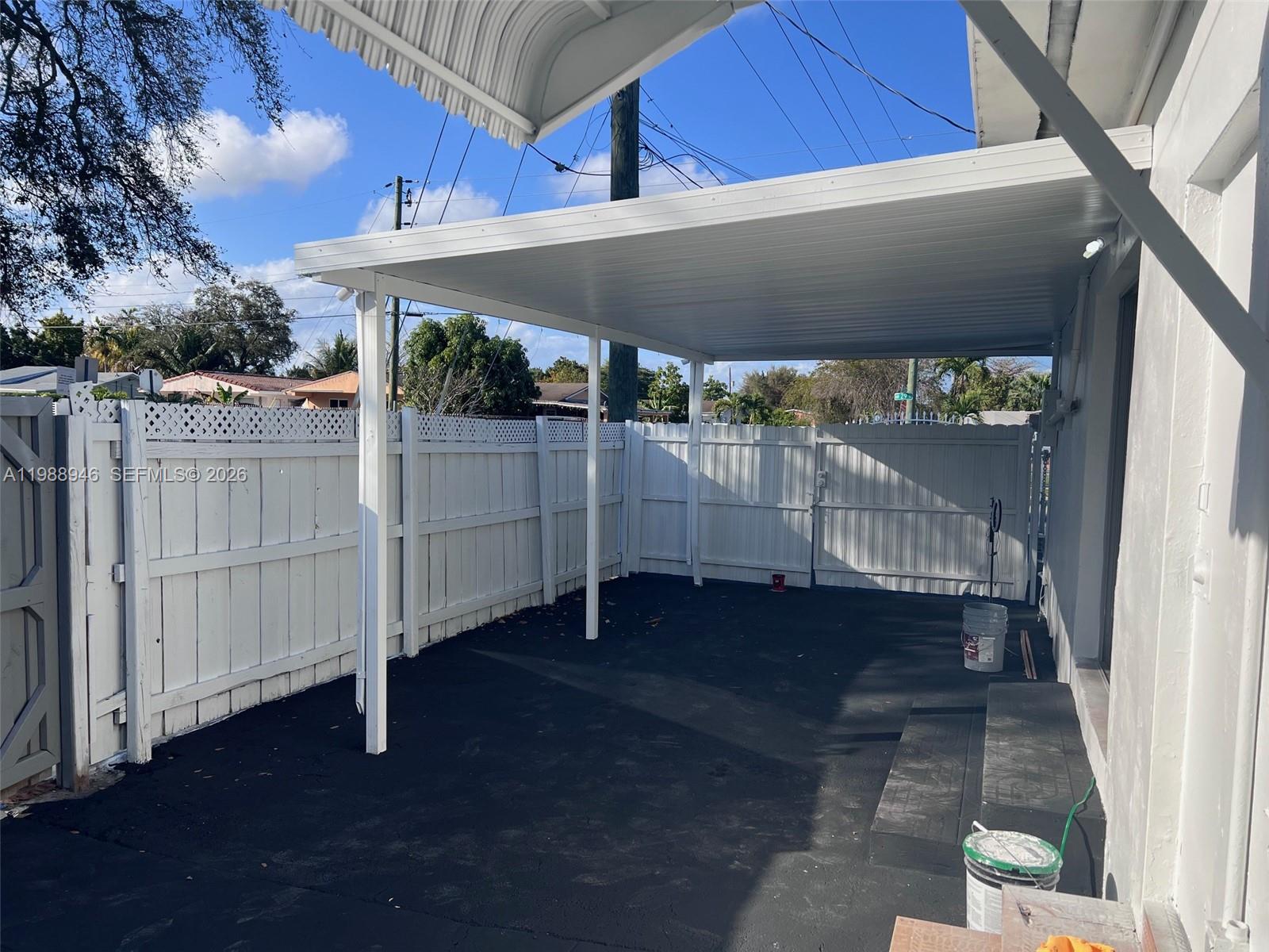 3090 NW 29th St Miami, FL 33142