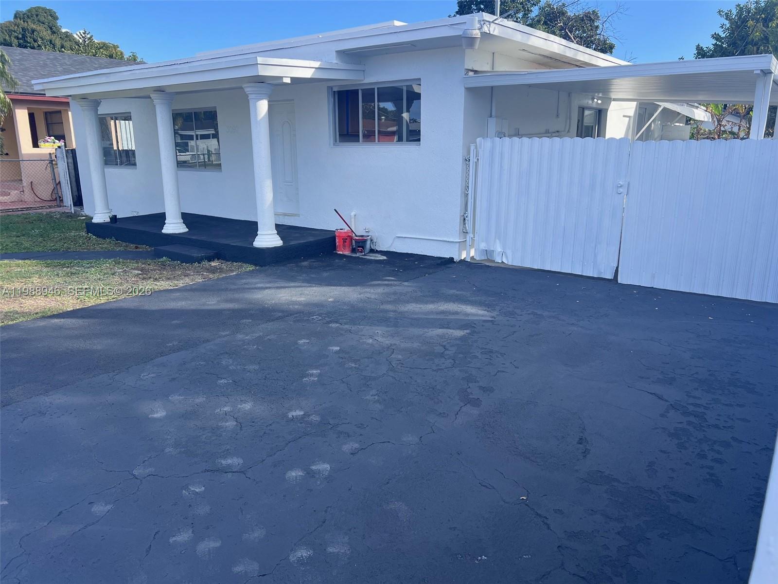 3090 NW 29th St Miami, FL 33142