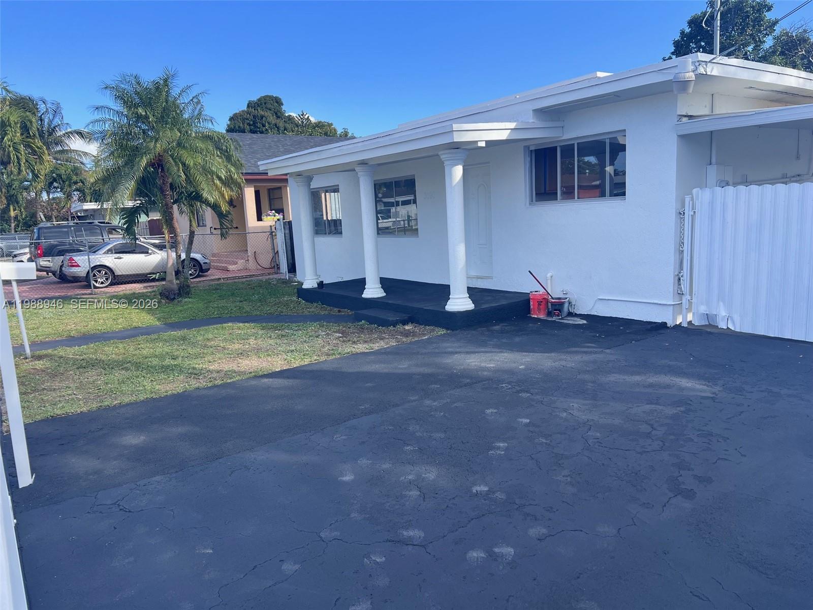 3090 NW 29th St Miami, FL 33142