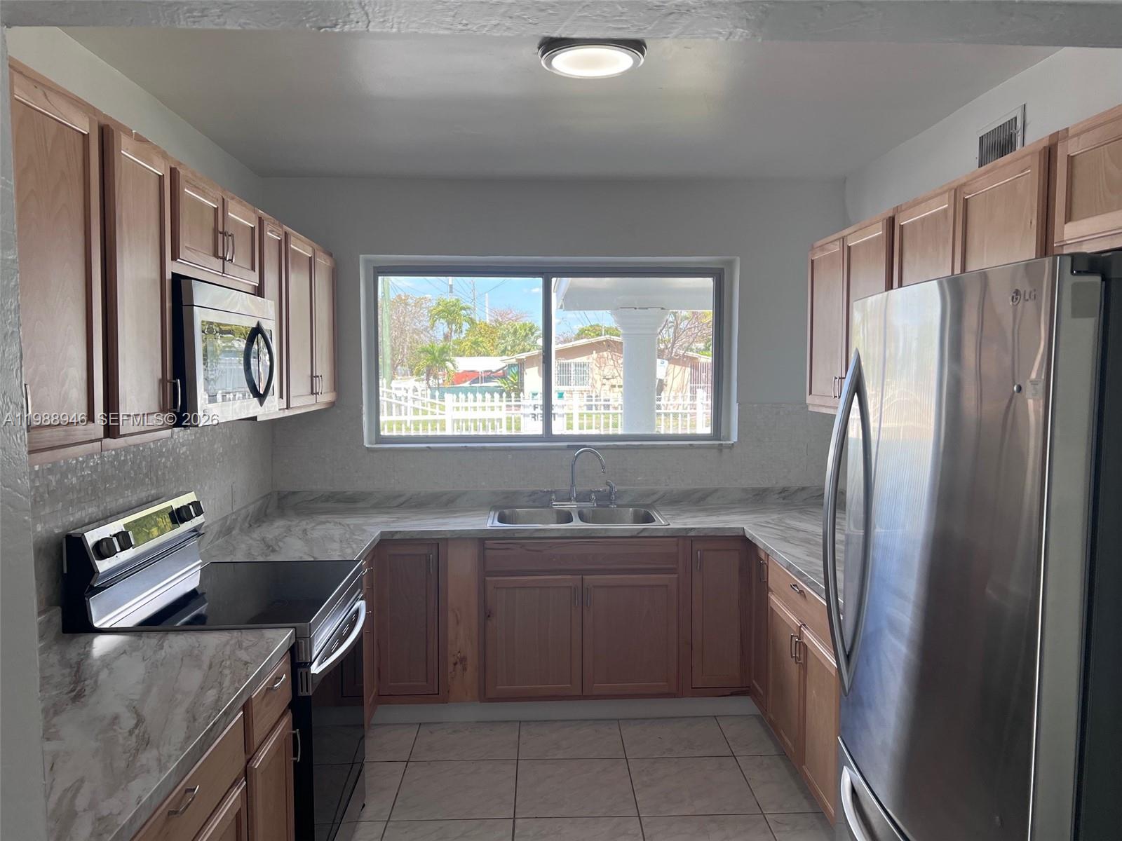 3090 NW 29th St Miami, FL 33142