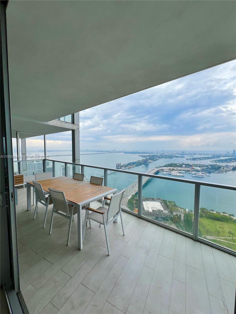 1100 Biscayne Blvd #5804