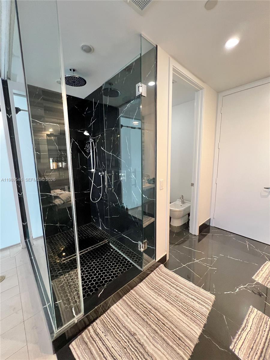 1100 Biscayne Blvd #5804 Miami, FL 33132