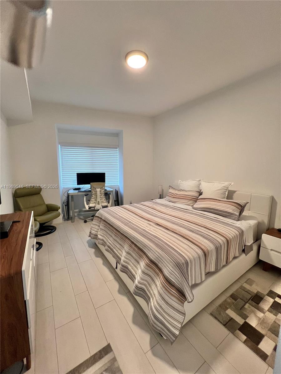 1100 Biscayne Blvd #5804 Miami, FL 33132