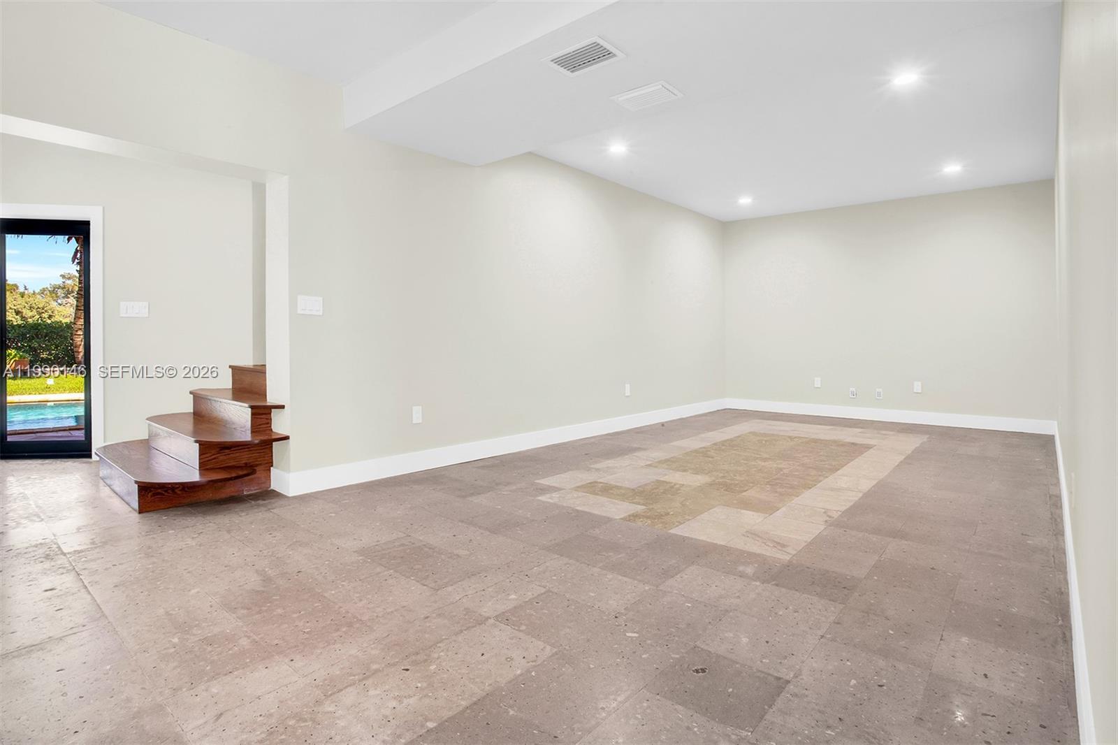 545 S Shore Dr Miami Beach, FL 33141