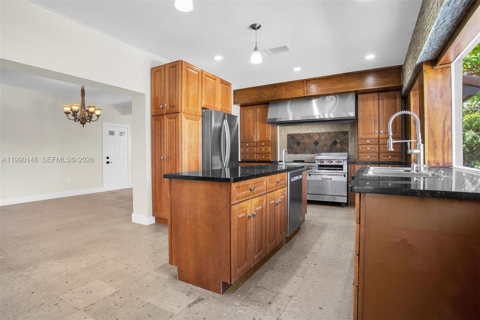 545 S Shore Dr Miami Beach, FL 33141