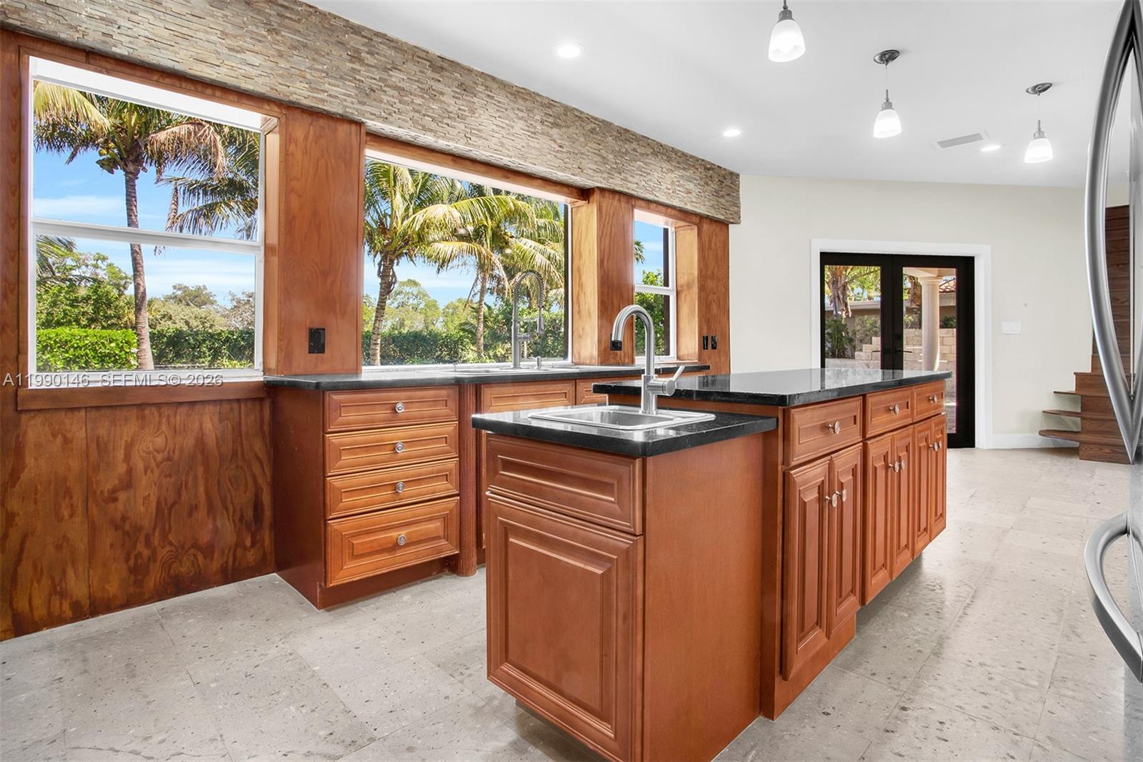 545 S Shore Dr Miami Beach, FL 33141