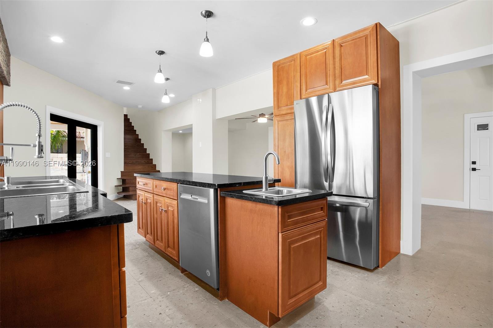 545 S Shore Dr Miami Beach, FL 33141