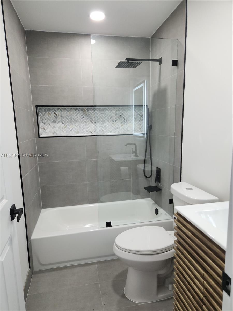 8615 SW 15th St Pembroke Pines, FL 33025