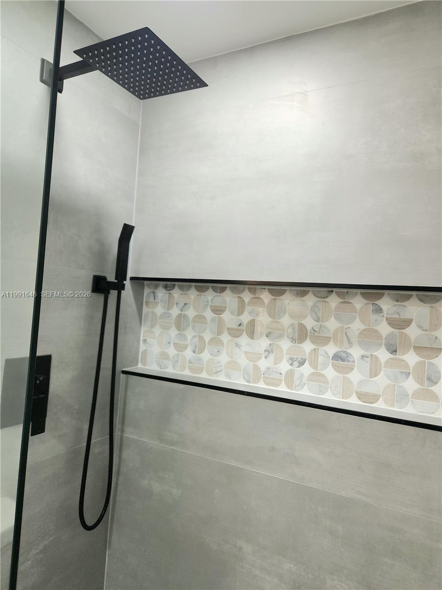 8615 SW 15th St Pembroke Pines, FL 33025