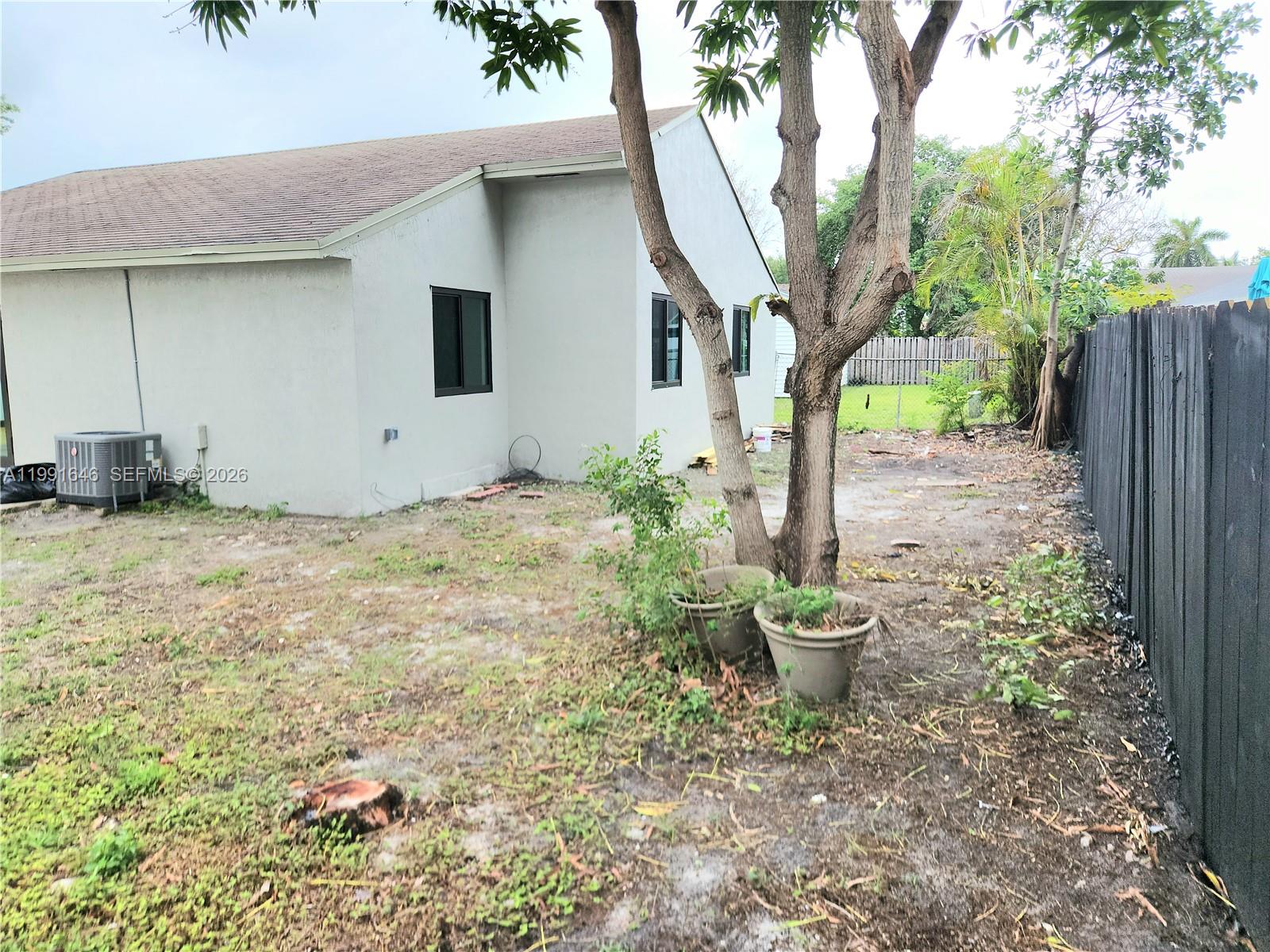8615 SW 15th St Pembroke Pines, FL 33025