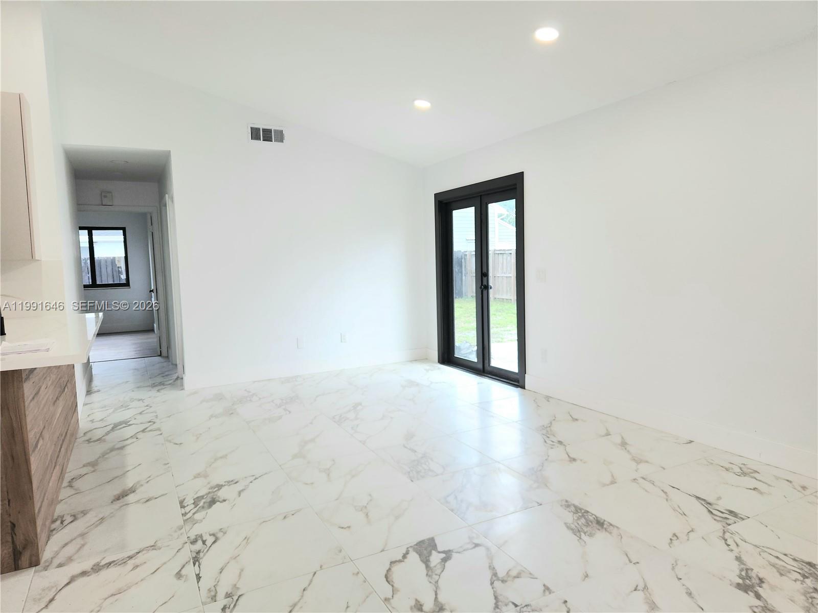 8615 SW 15th St Pembroke Pines, FL 33025