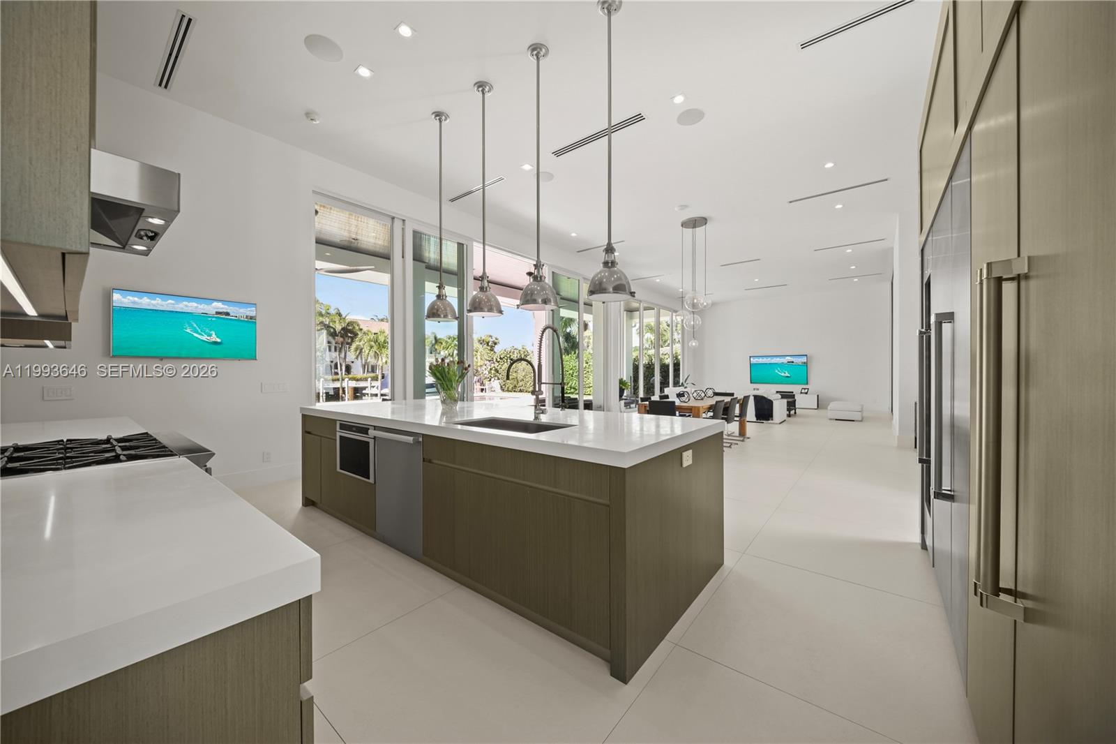 2815 NE 26th Pl Fort Lauderdale, FL 33306