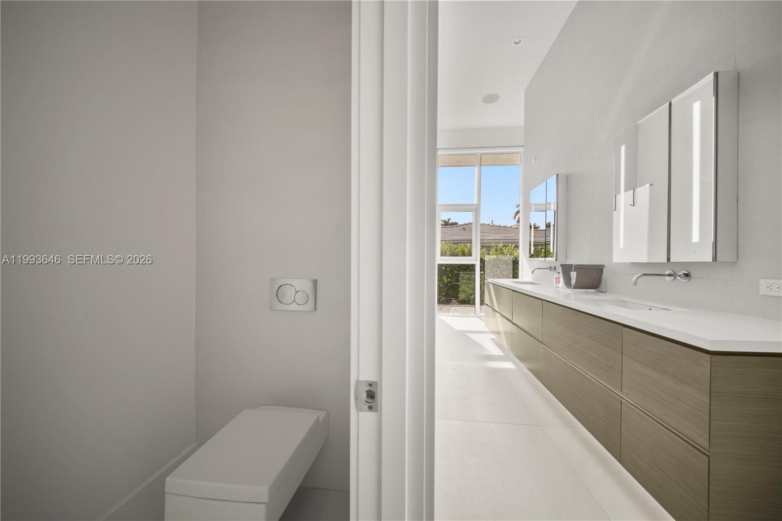 2815 NE 26th Pl Fort Lauderdale, FL 33306