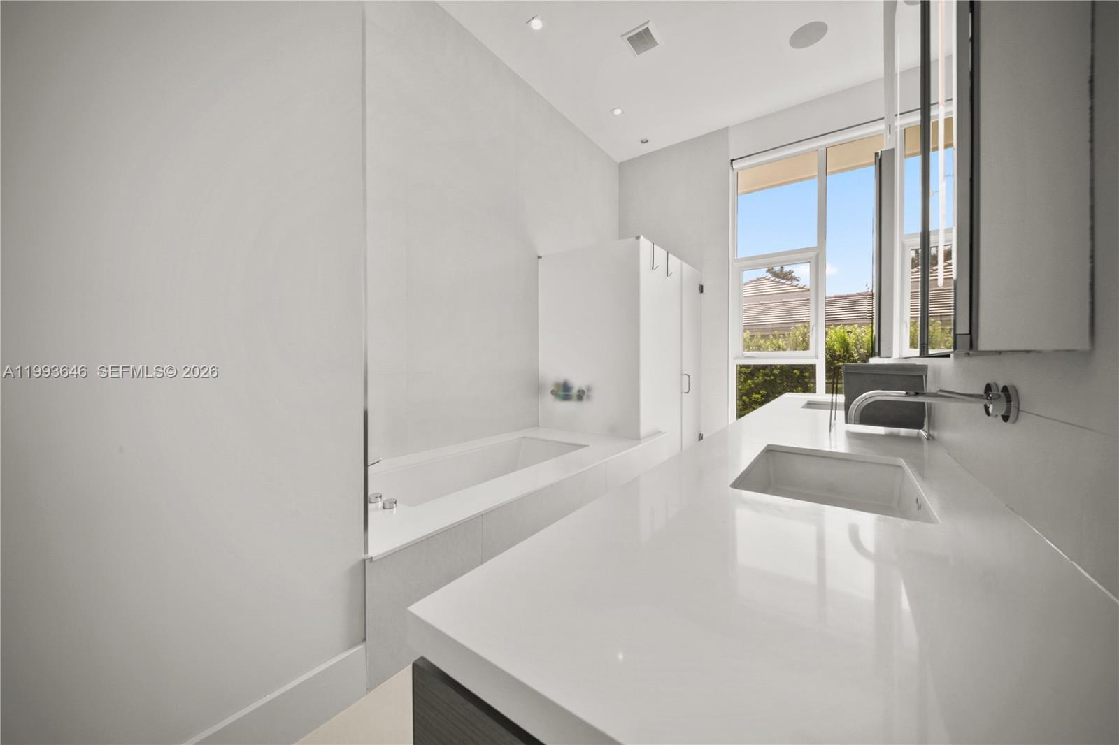 2815 NE 26th Pl Fort Lauderdale, FL 33306