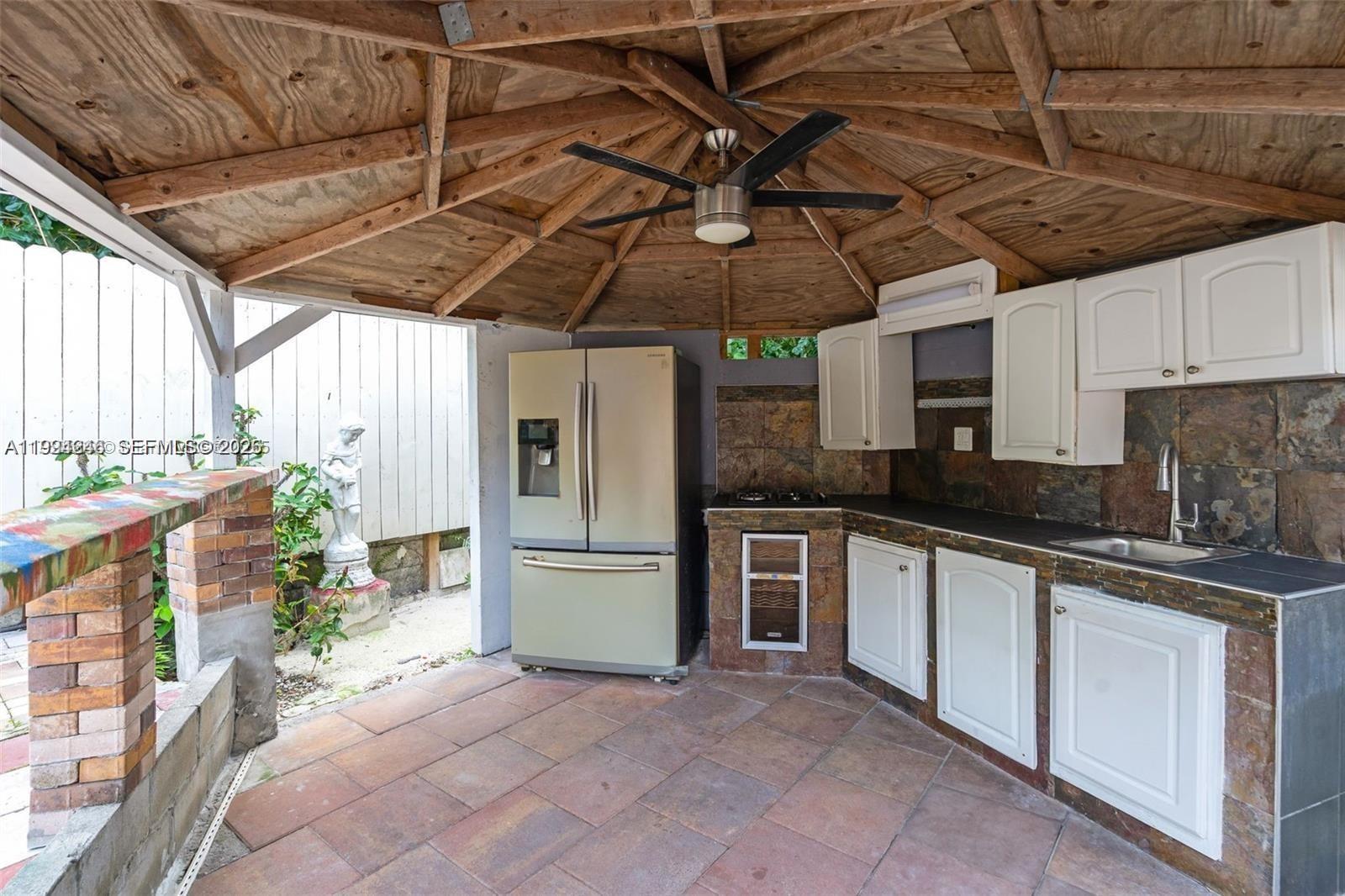 3800 Charles Ter Miami, FL 33133