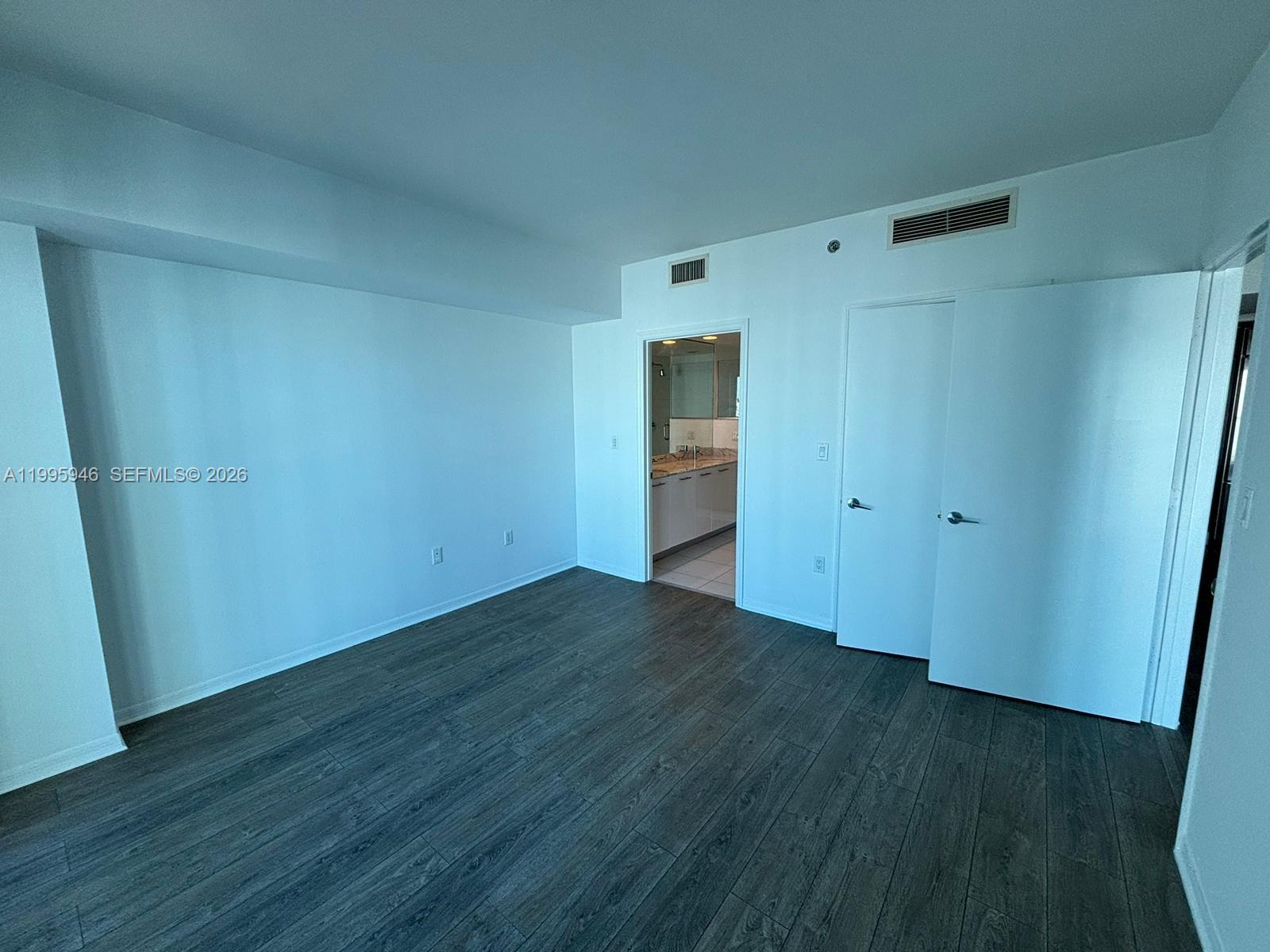 image 500 Brickell West12