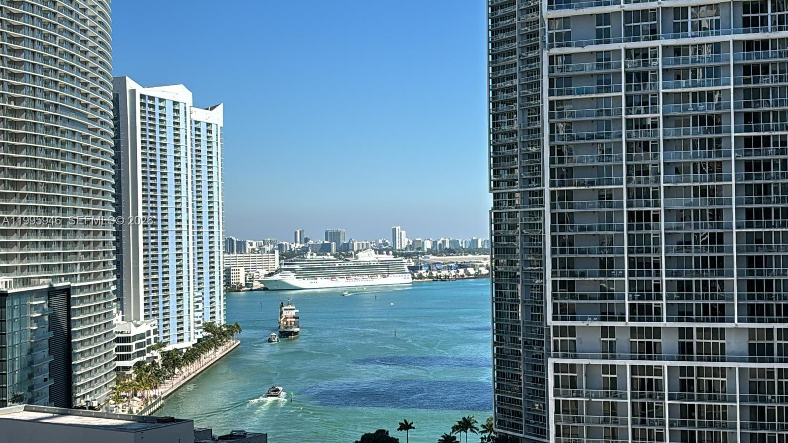 image 500 Brickell West1