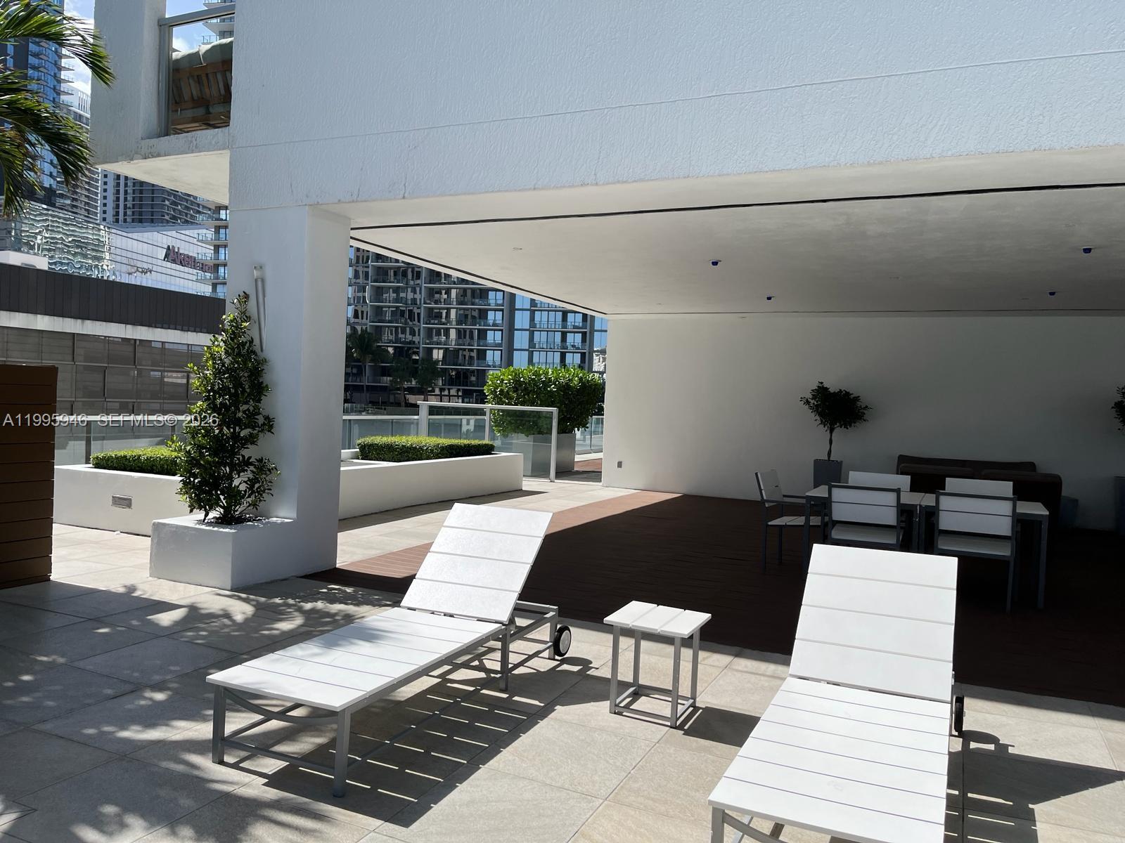 image 500 Brickell West27