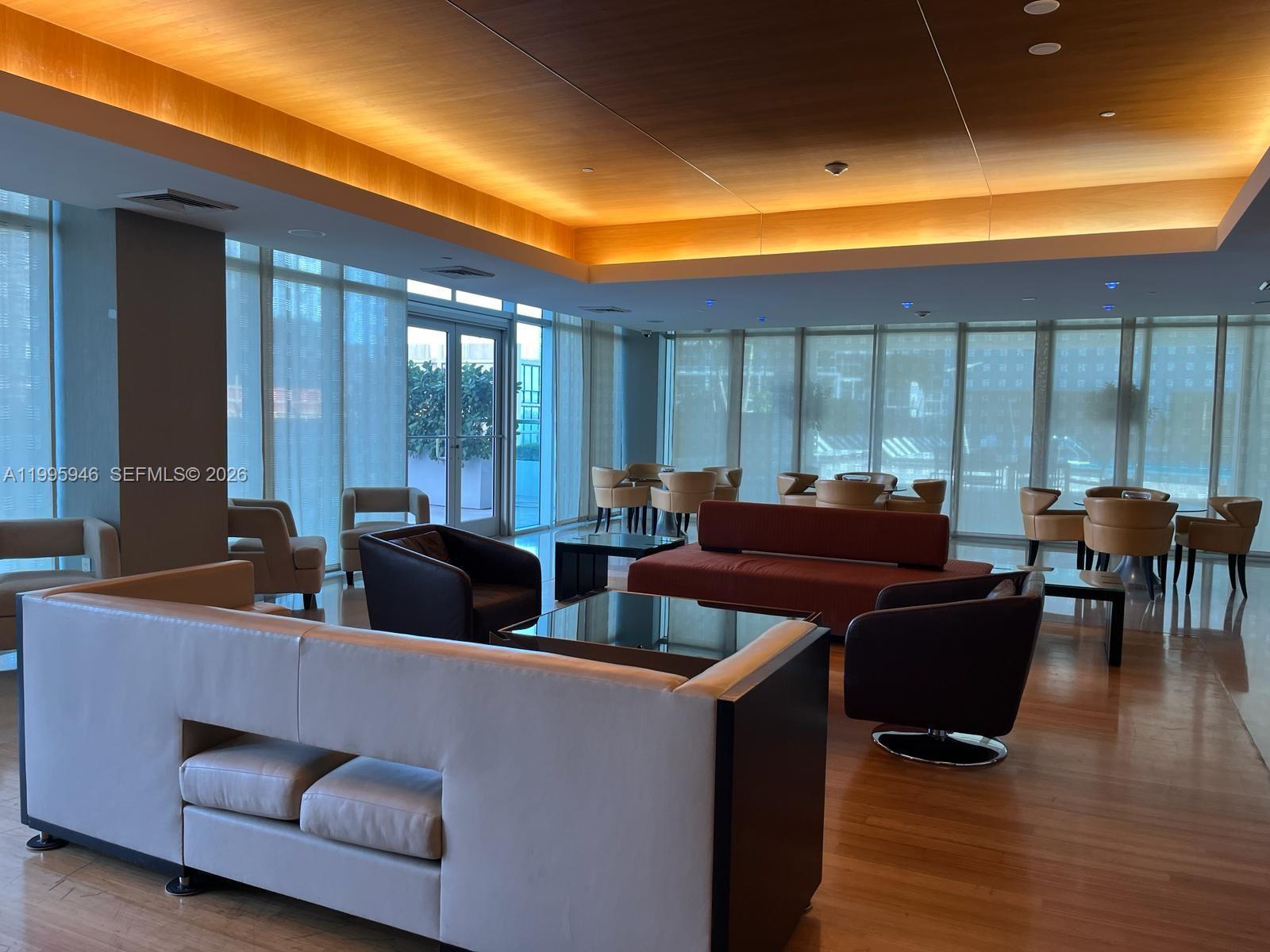 image 500 Brickell West36