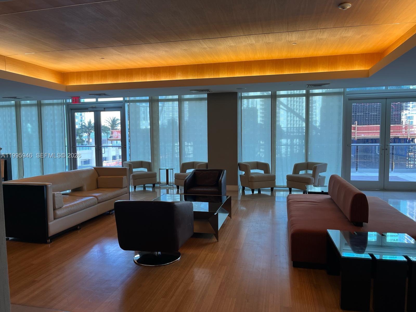 image 500 Brickell West37