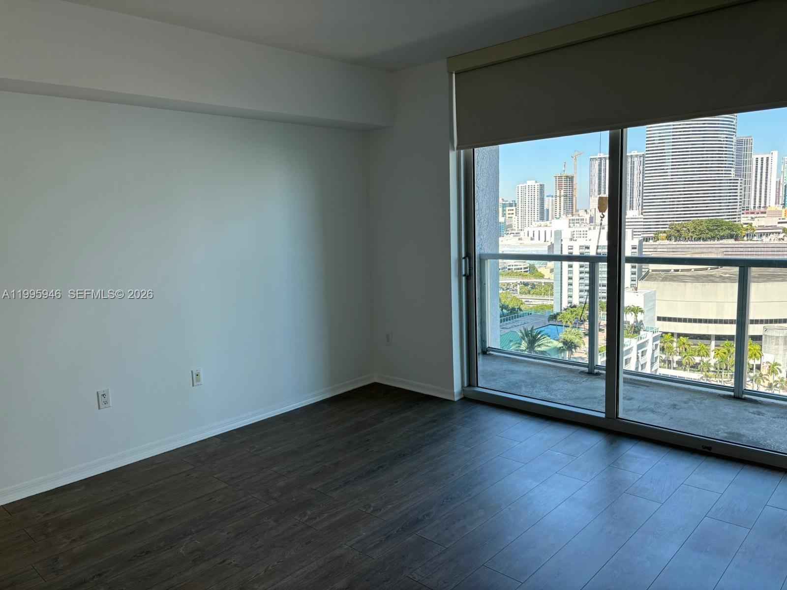 image 500 Brickell West7