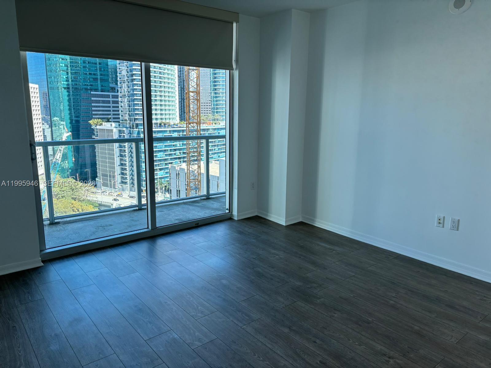 image 500 Brickell West8