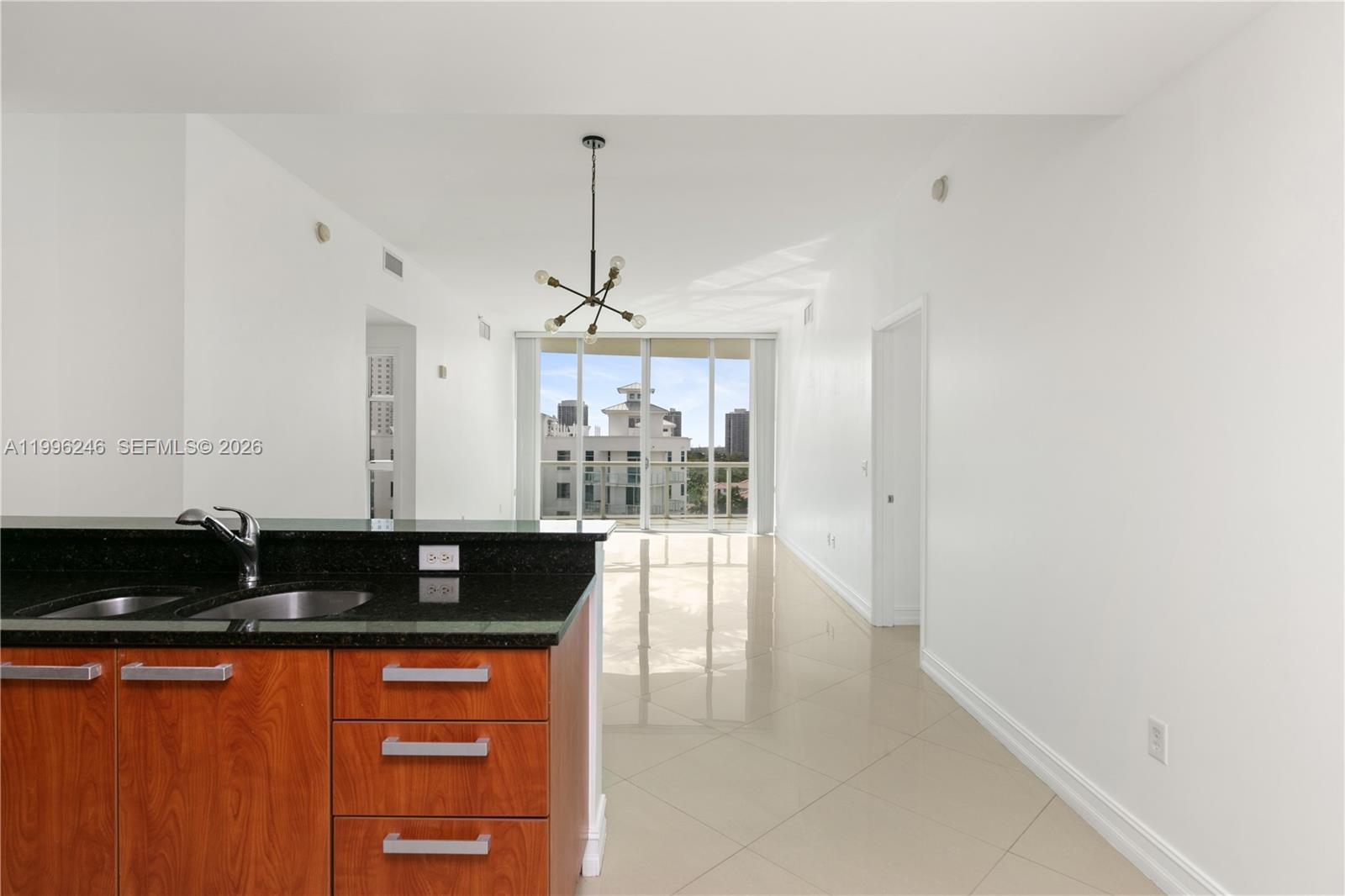image The Atrium at Aventura42