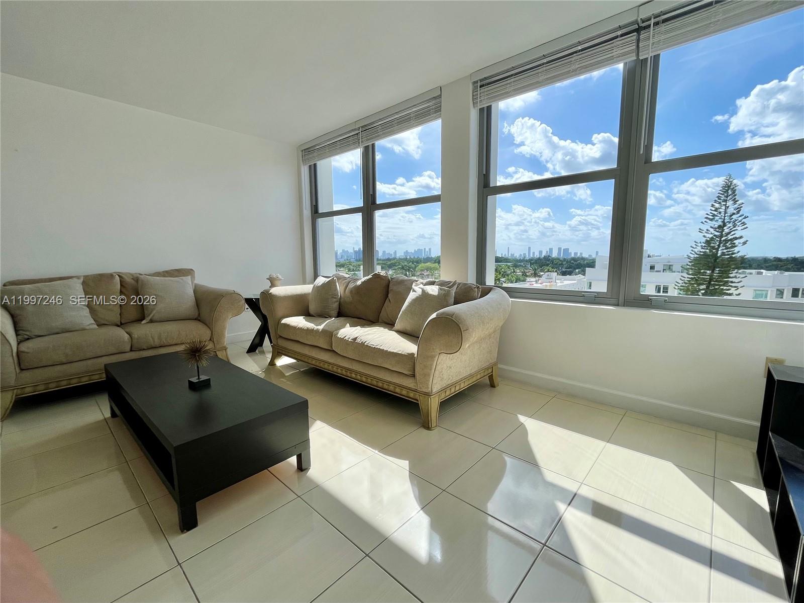 2899 Collins Ave #810 Miami Beach, FL 33140