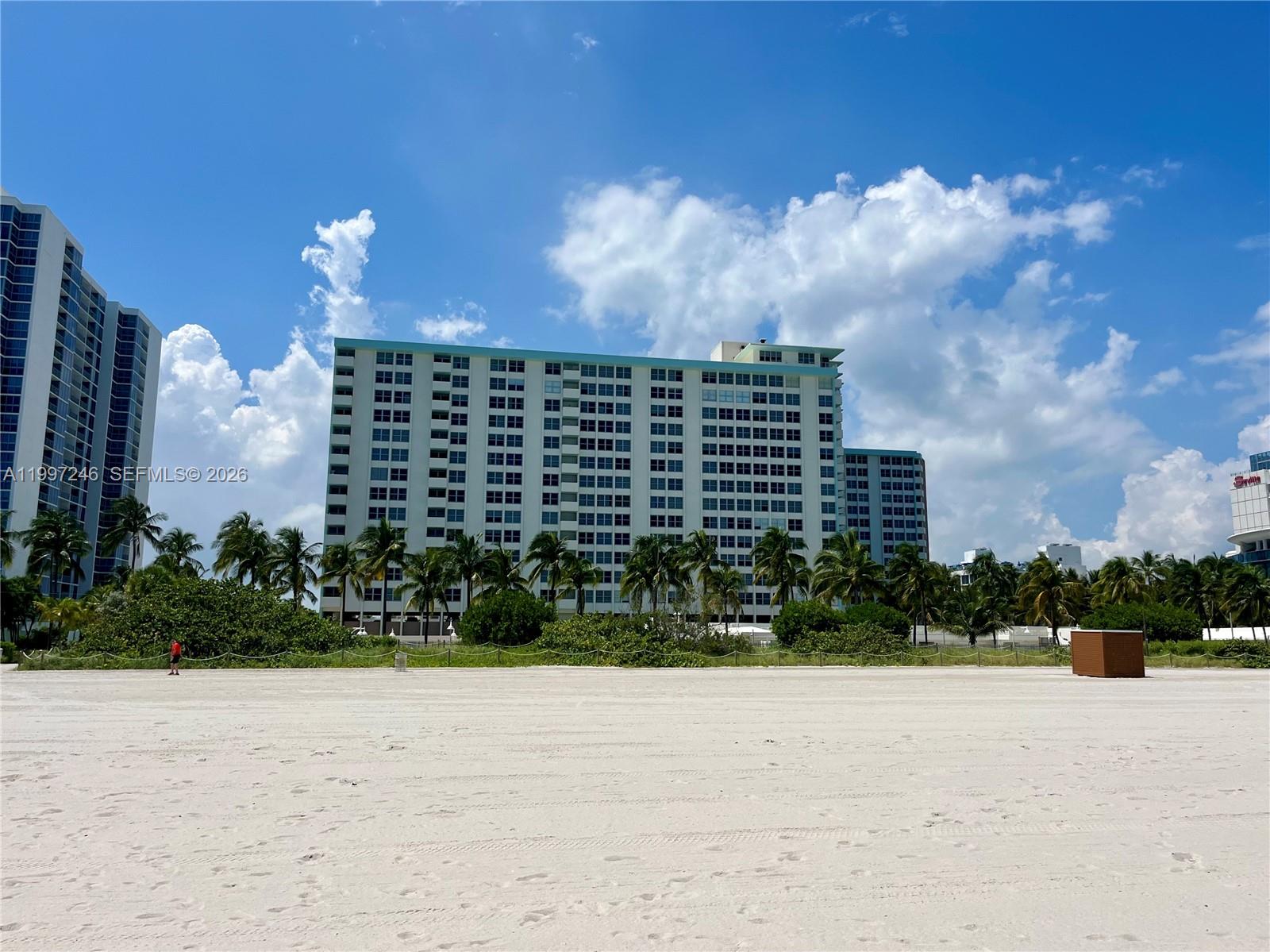 2899 Collins Ave #810 Miami Beach, FL 33140