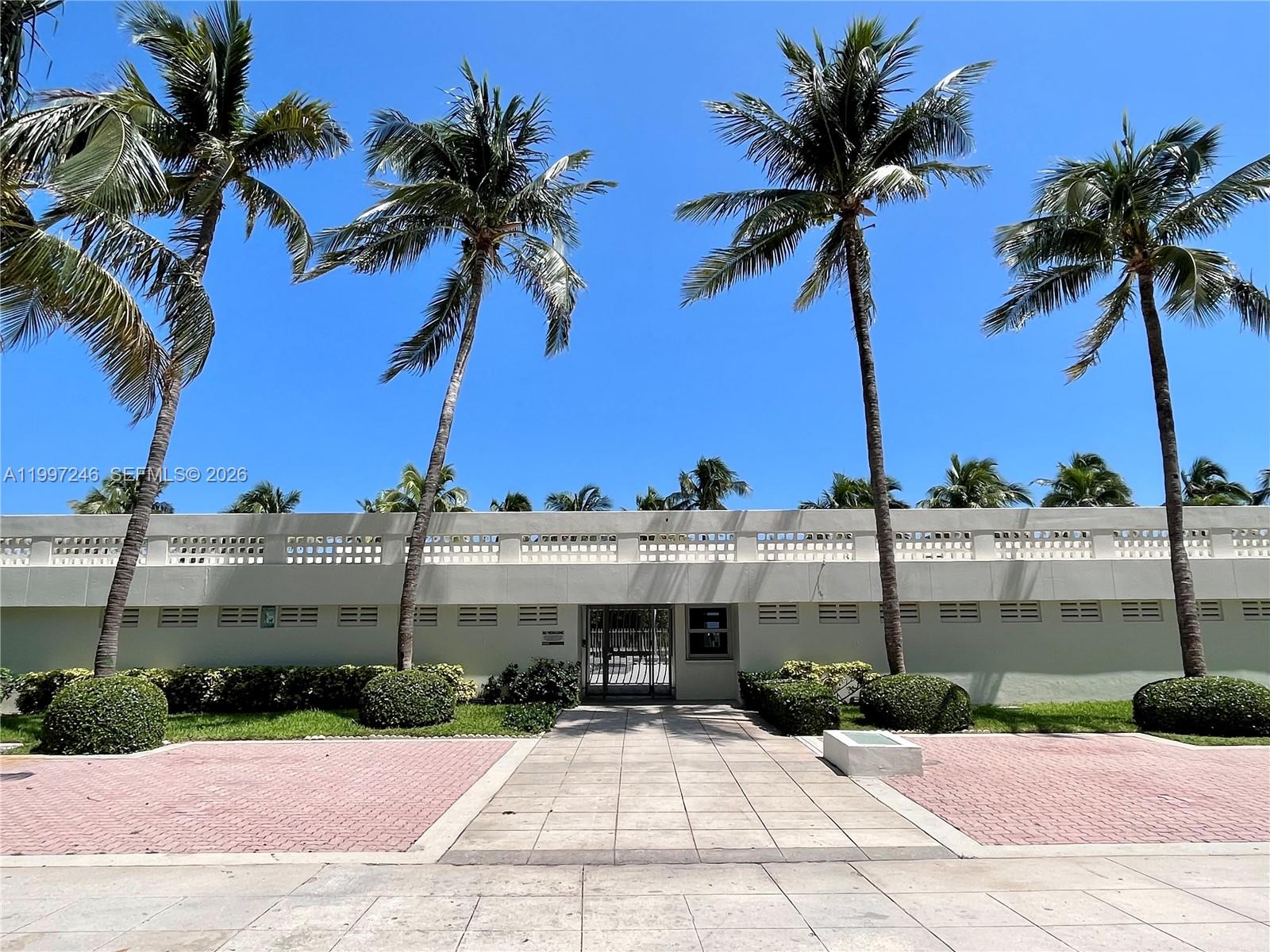 2899 Collins Ave #810 Miami Beach, FL 33140