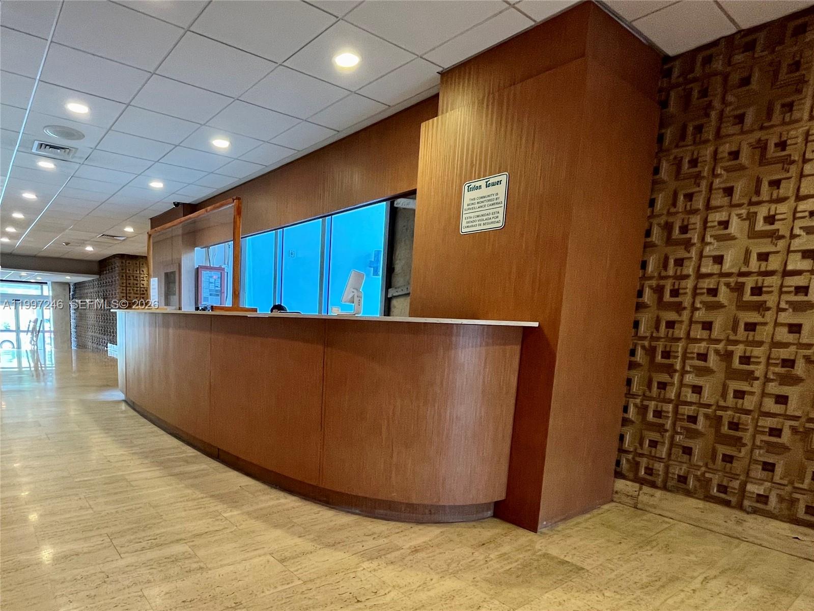 2899 Collins Ave #810 Miami Beach, FL 33140