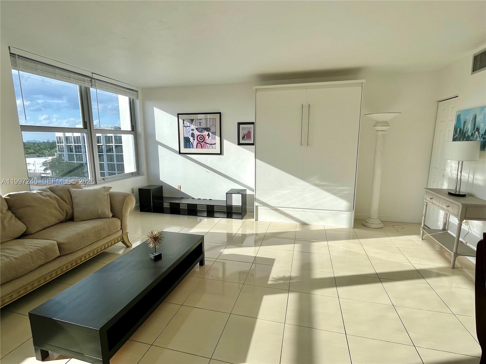 2899 Collins Ave #810 Miami Beach, FL 33140