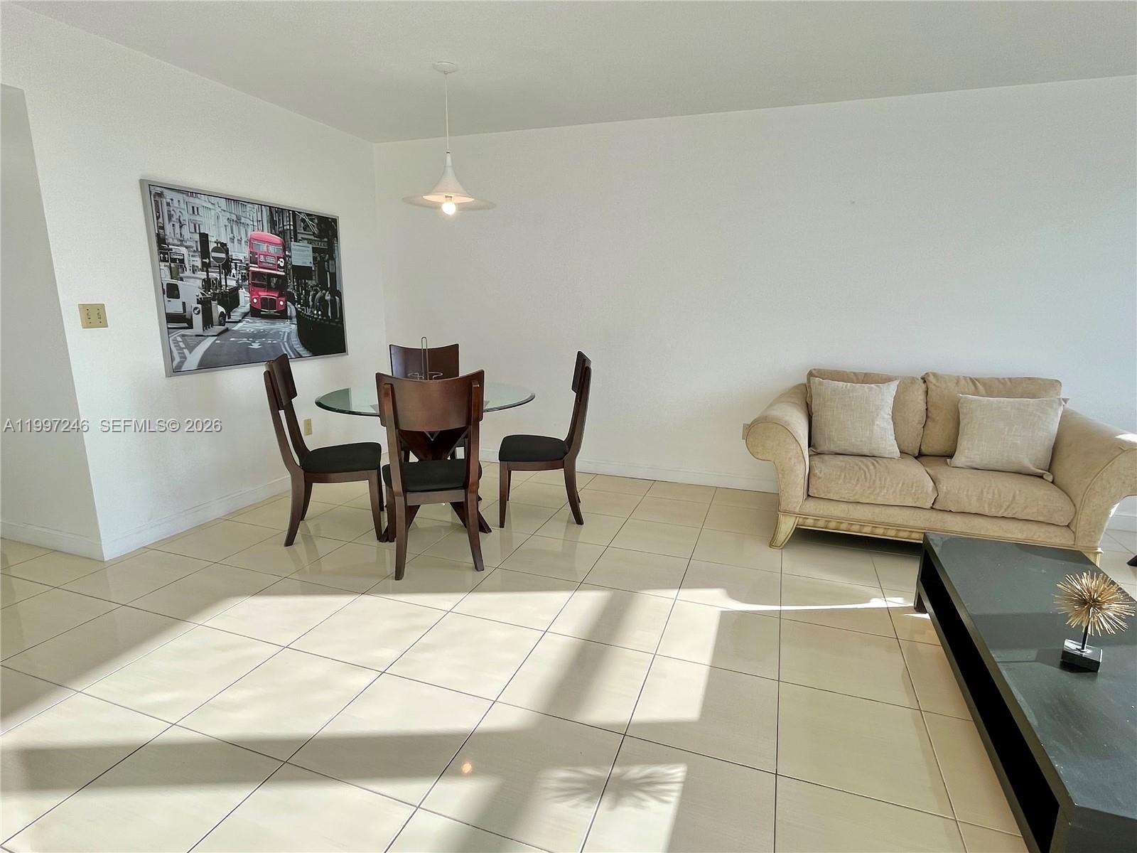 2899 Collins Ave #810 Miami Beach, FL 33140