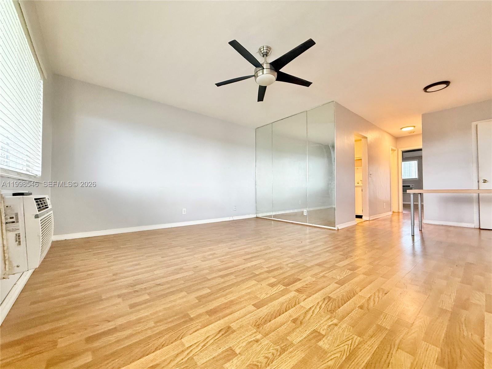 455 Golden Isles Dr #309