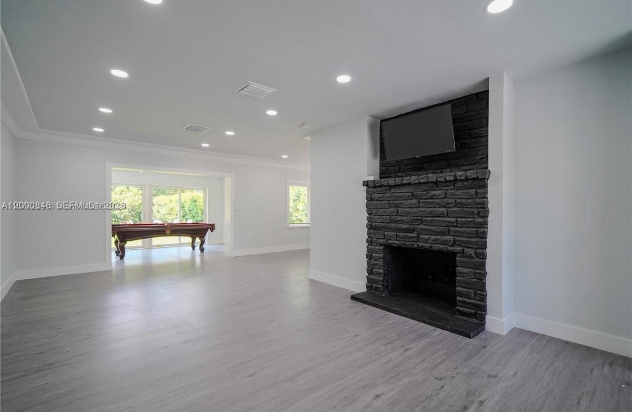 8390 SW 64th St Miami, FL 33143